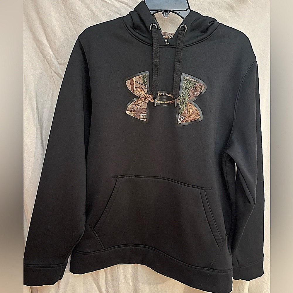 Mens Under Armor sweatshirt Size M.  Excellent Condition